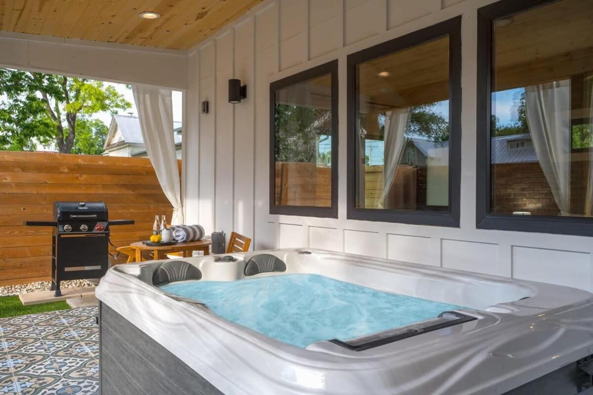 Petit Paradis Studio With Hot Tub Fredericksburg Esterno foto
