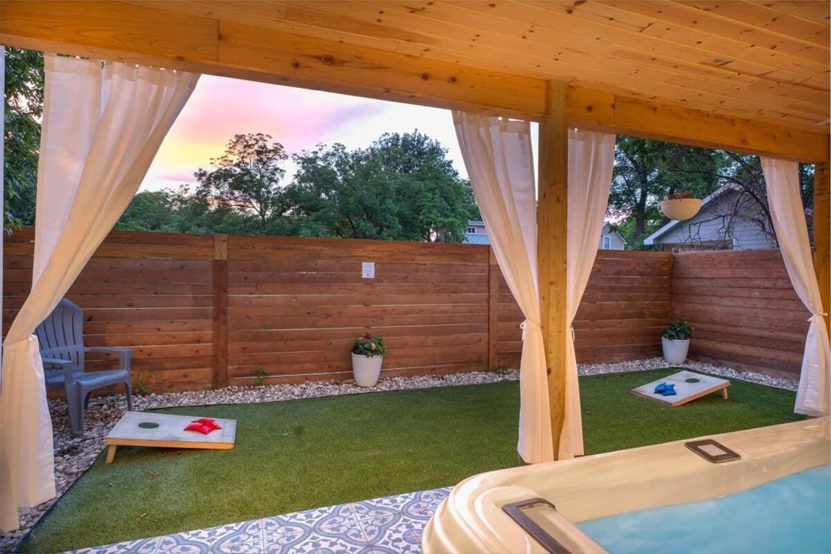 Petit Paradis Studio With Hot Tub Fredericksburg Esterno foto